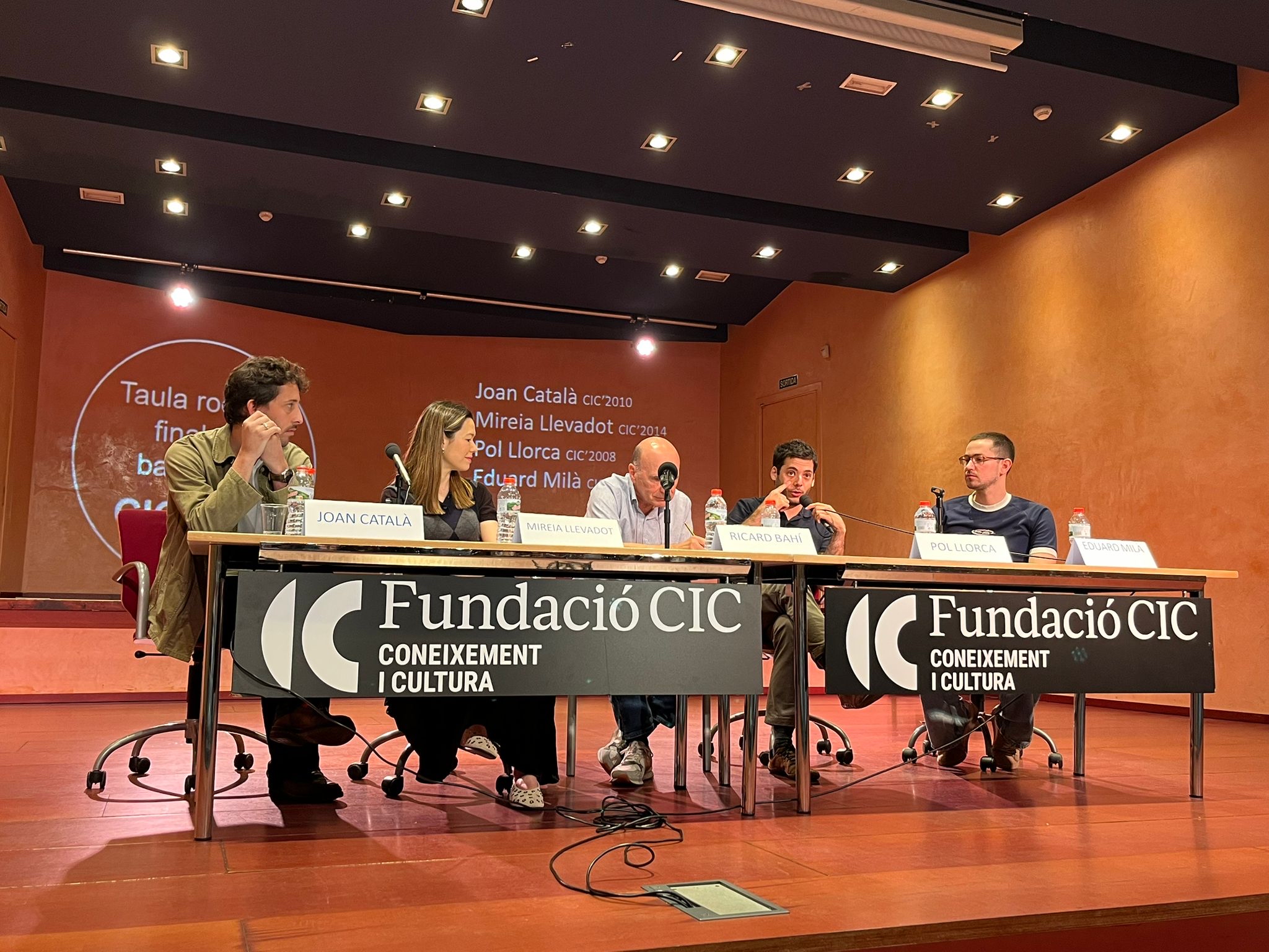 Taula rodona amb exalumnes del CIC
